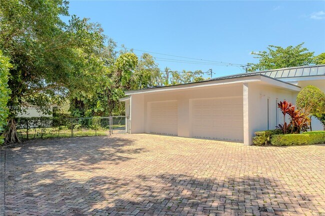 Building Photo - 6540 SW 135th Terrace