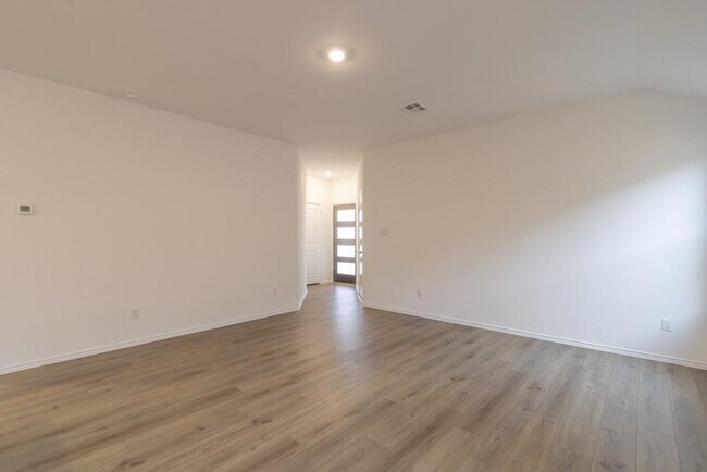 Building Photo - 309 Canley Lp