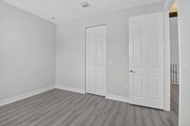 Building Photo - 8101 Ironstone Dr