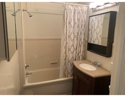 Building Photo - 15 Beacon St