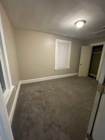 Building Photo - 256 Plank Rd