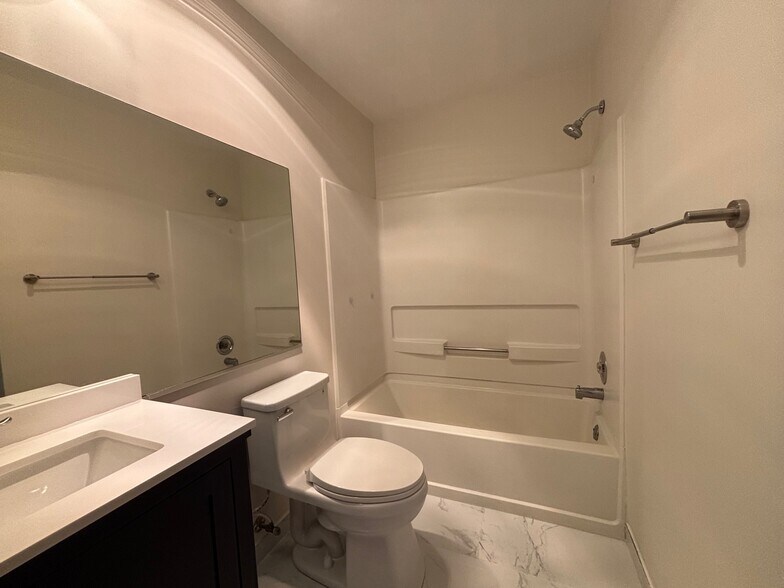 Building Photo - 7908 Pearlbush Dr