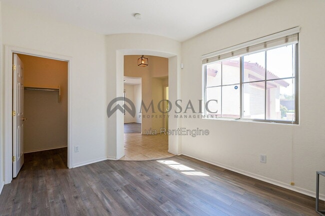 Building Photo - 39718 N Rolling Green Way