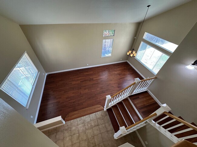 Building Photo - Beautiful Remodeled 4 Bedroom, 3 Bath Home