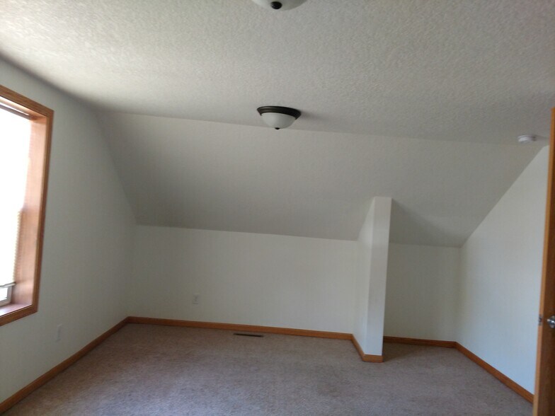 Building Photo - 911 Johnson St