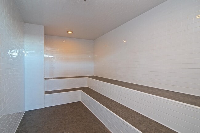 Building Photo - 1431 Riverplace Blvd