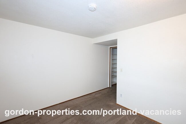 Building Photo - 2803 NE Hoyt St
