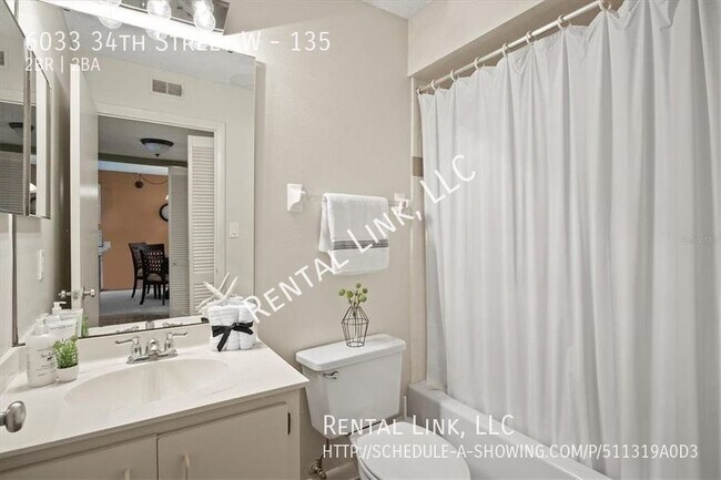 Building Photo - 2 Bedroom Condo in Harbor Pines for Rent!