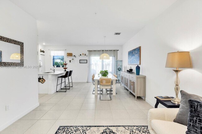 Building Photo - 15953 SW 2nd Pl