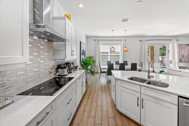 Building Photo - 8746 Crescendo Ave