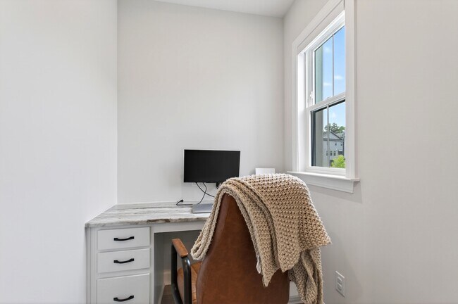 Building Photo - 4730 Cypress Tree Ln