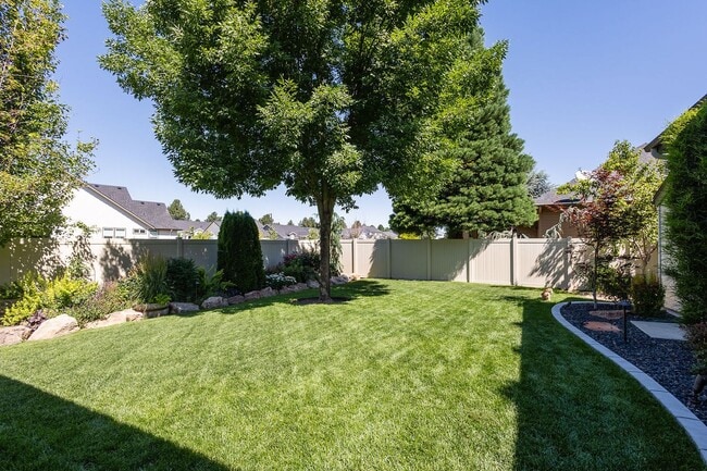 Building Photo - Stunningly Upgraded 4-Bedroom Home in Prime Eagle Location