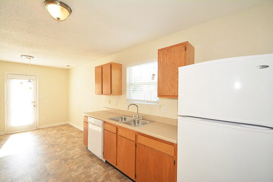 Building Photo - 15224 Fawn Meadow Dr