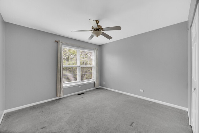 Building Photo - 364 Town Pl Cir