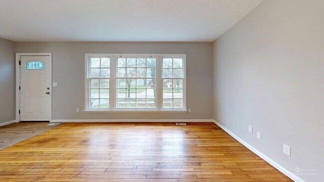 Building Photo - Maple Heights Area - 3 Bedroom Single Family Home