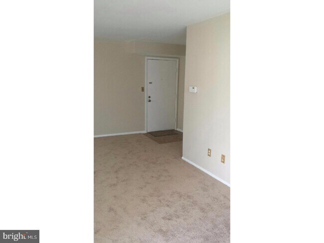 Building Photo - 35 Florence Tollgate