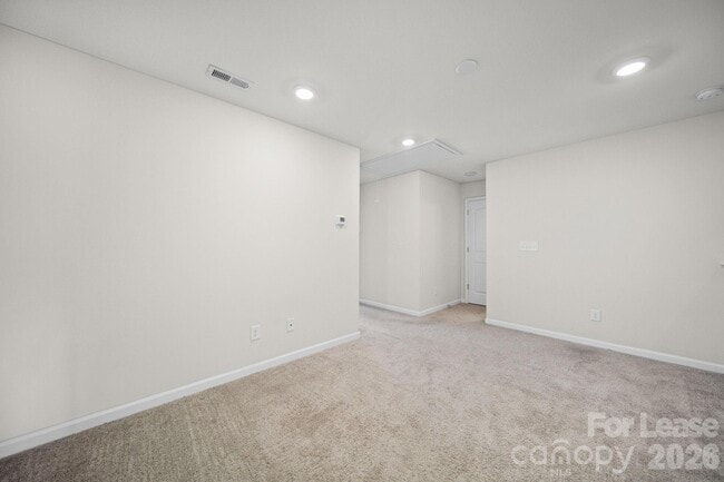 Building Photo - 410 Kenwood Vw