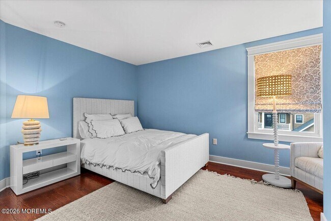 Building Photo - 1200 Bay Ave