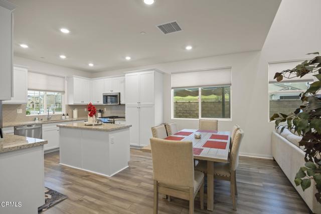 Building Photo - 553 Limoneira Ln