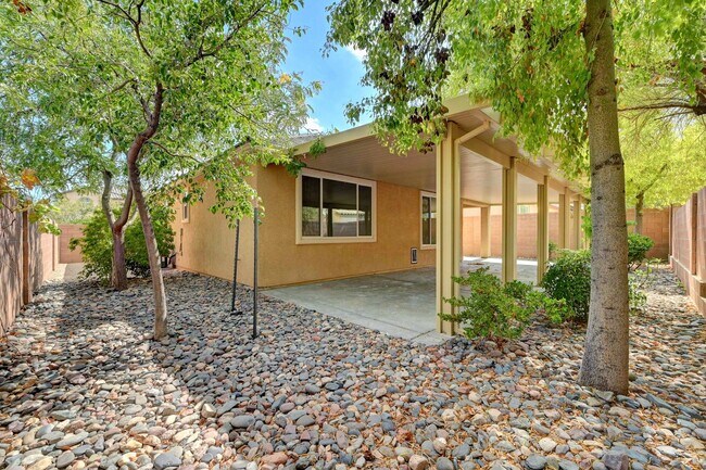 Building Photo - 10240 Gladstone Peak St
