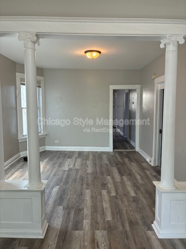 Building Photo - 6952 S Ada St
