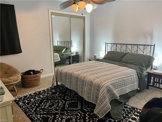 Building Photo - 2 Bedroom Chesapeake Bay Area Condo