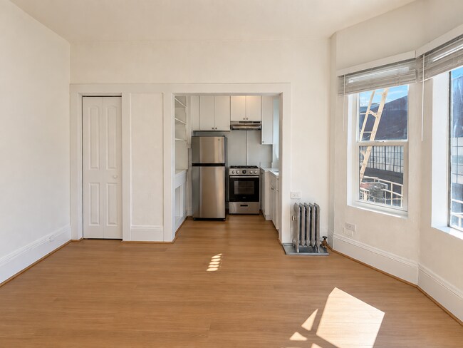 Building Photo - 929 O'Farrell St