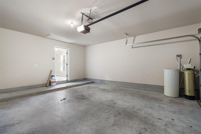 Building Photo - 437 Oyster Creek