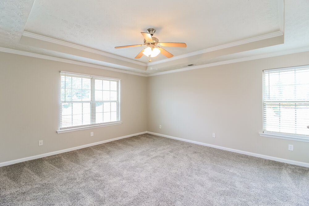 Building Photo - 565 McGiboney Ln