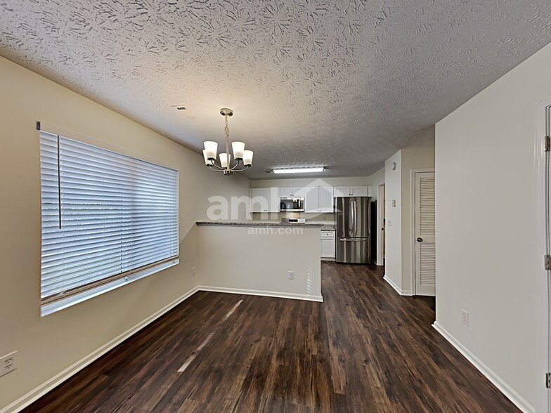 Building Photo - 126 Garden Walk