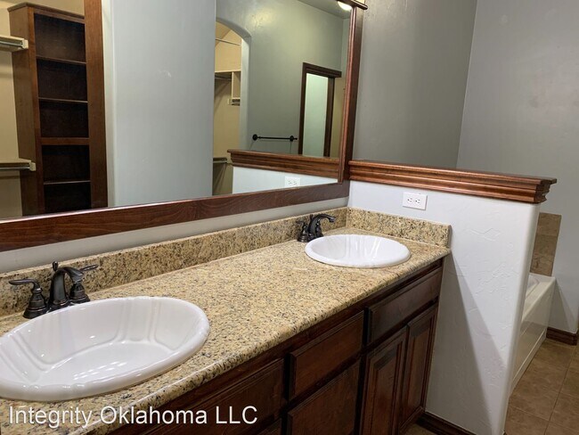 Building Photo - 4 br, 2 bath House - 2424 Wimberley Creek Dr.