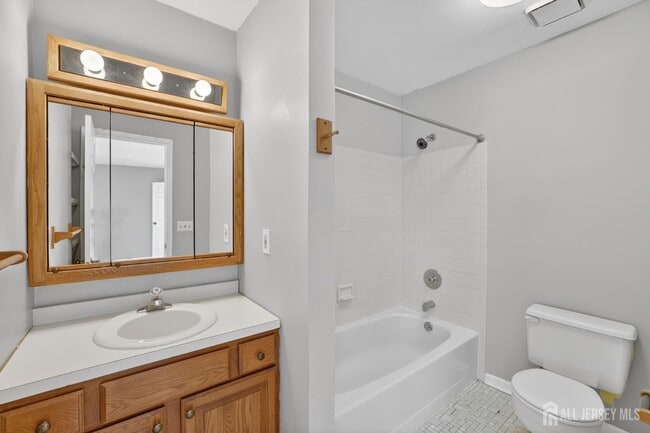 Building Photo - 41 Van Pelt Ct