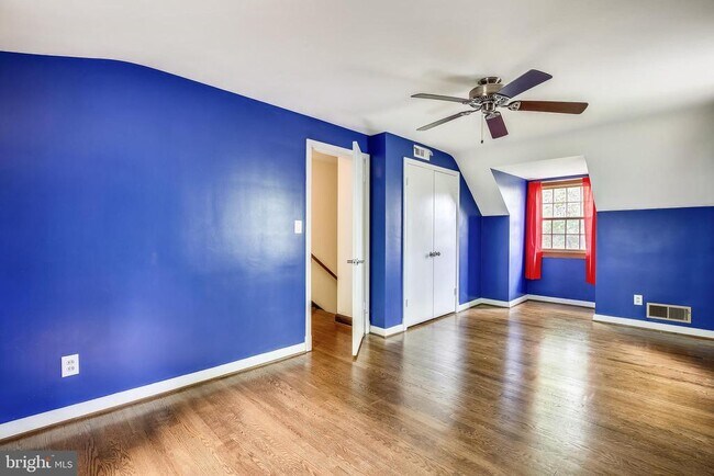 Building Photo - 2325 Highland Ave