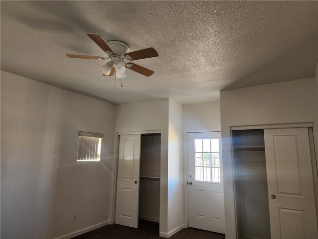 Building Photo - 2411 Stonebridge Dr