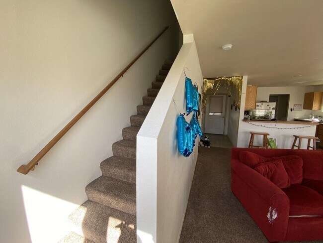 Building Photo - 857 N Garfield St