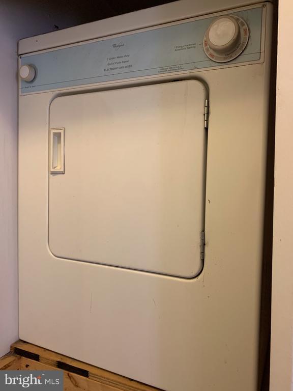 Building Photo - 1203 Locust St