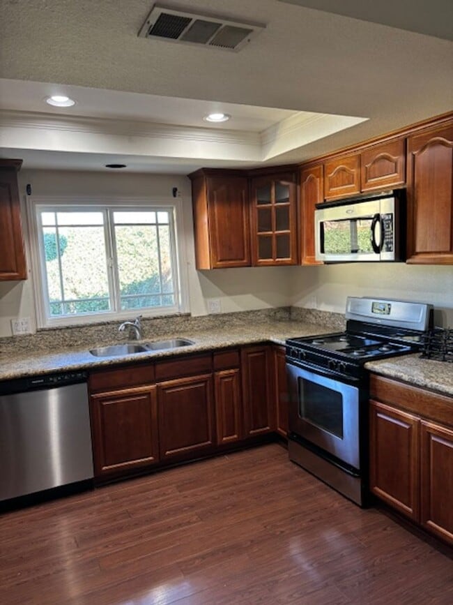 Building Photo - Low in La Quinta Cove