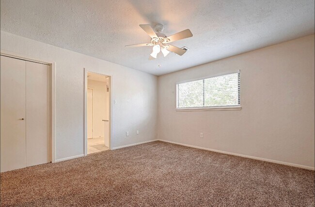 Building Photo - 1746 Cloister Dr