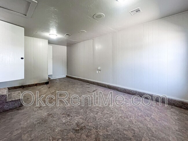 Building Photo - 4224 NW 23rd St