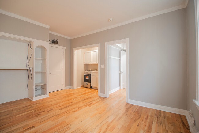 Building Photo - 1414 W Pratt Blvd