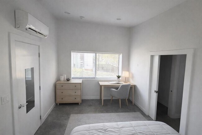 Building Photo - 1155 Perry Rd