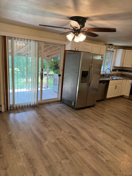 Building Photo - 92 Rambler St