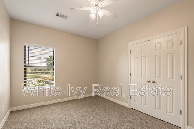 Building Photo - 2121 Normal Park Dr