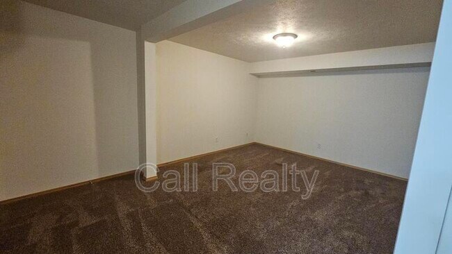 Building Photo - 1217 E Chantel Dr