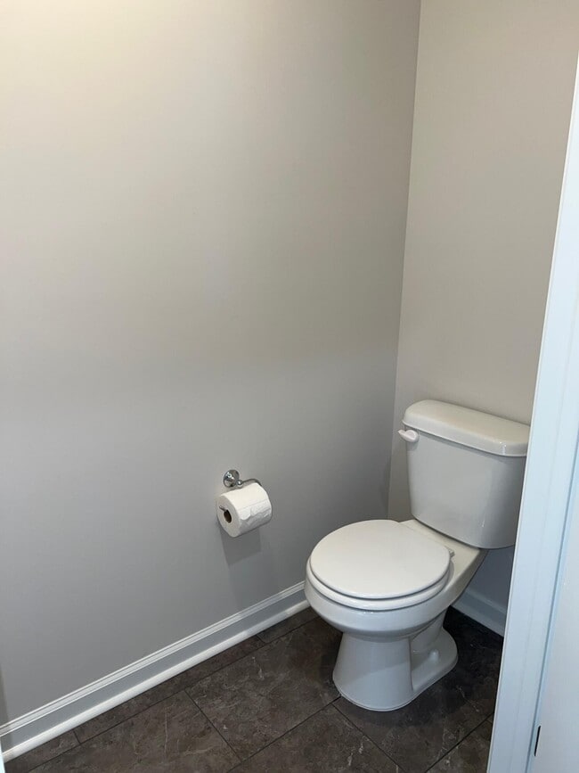 Building Photo - 158 Atherstone St