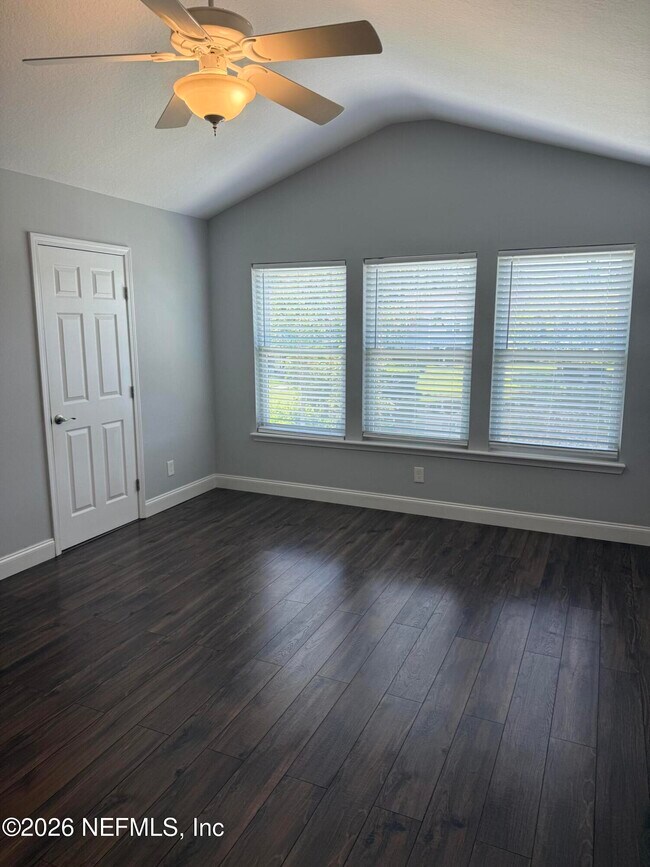 Building Photo - 7990 Baymeadows Cir E