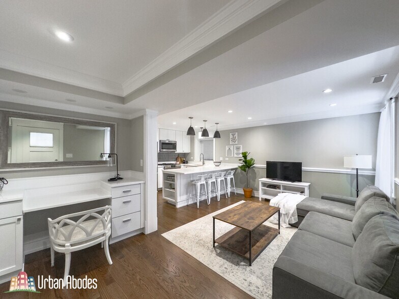 Building Photo - 3453 N Hoyne Ave