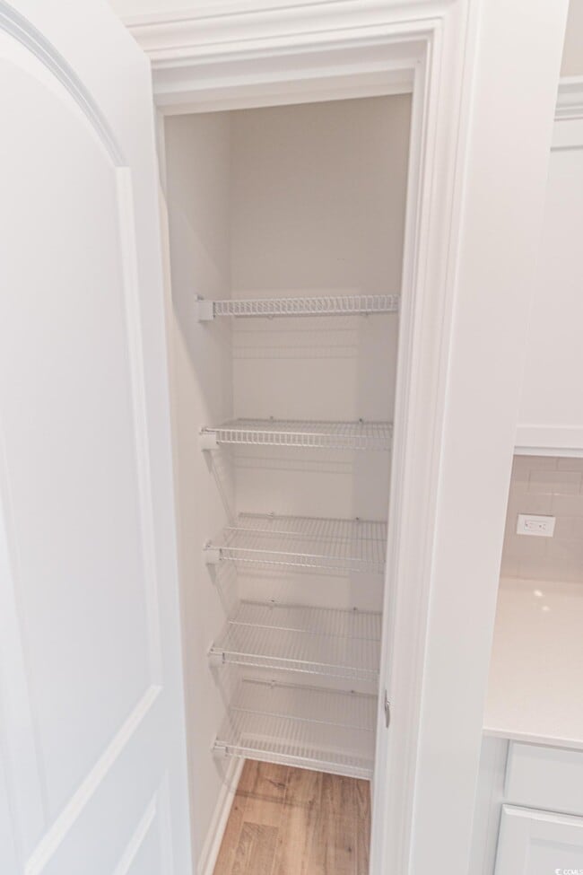 Building Photo - 215 Crescent Wy