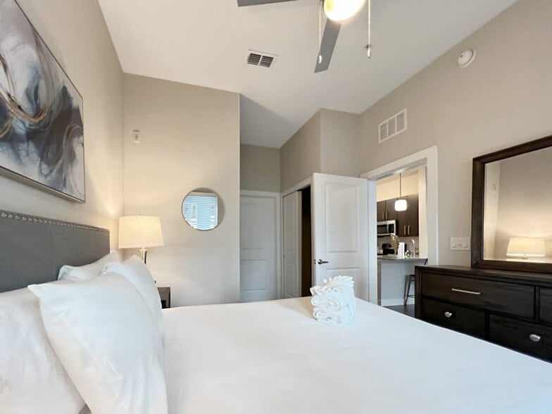 Building Photo - 124 S Morgan St