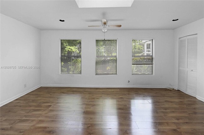 Building Photo - 706 S 19th Ave